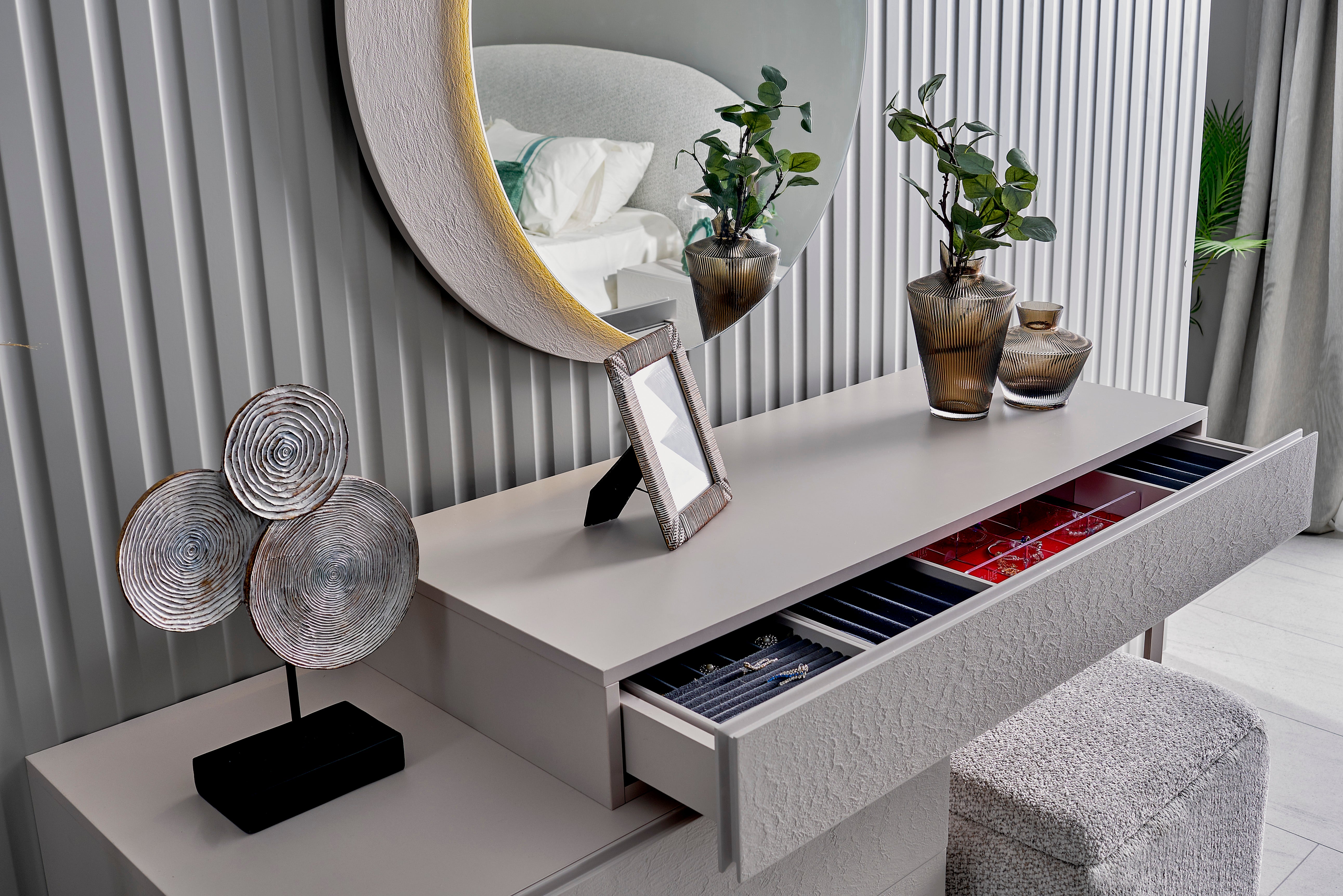 Masa de toaleta cu modul de sertare si oglinda Savoy Alpin